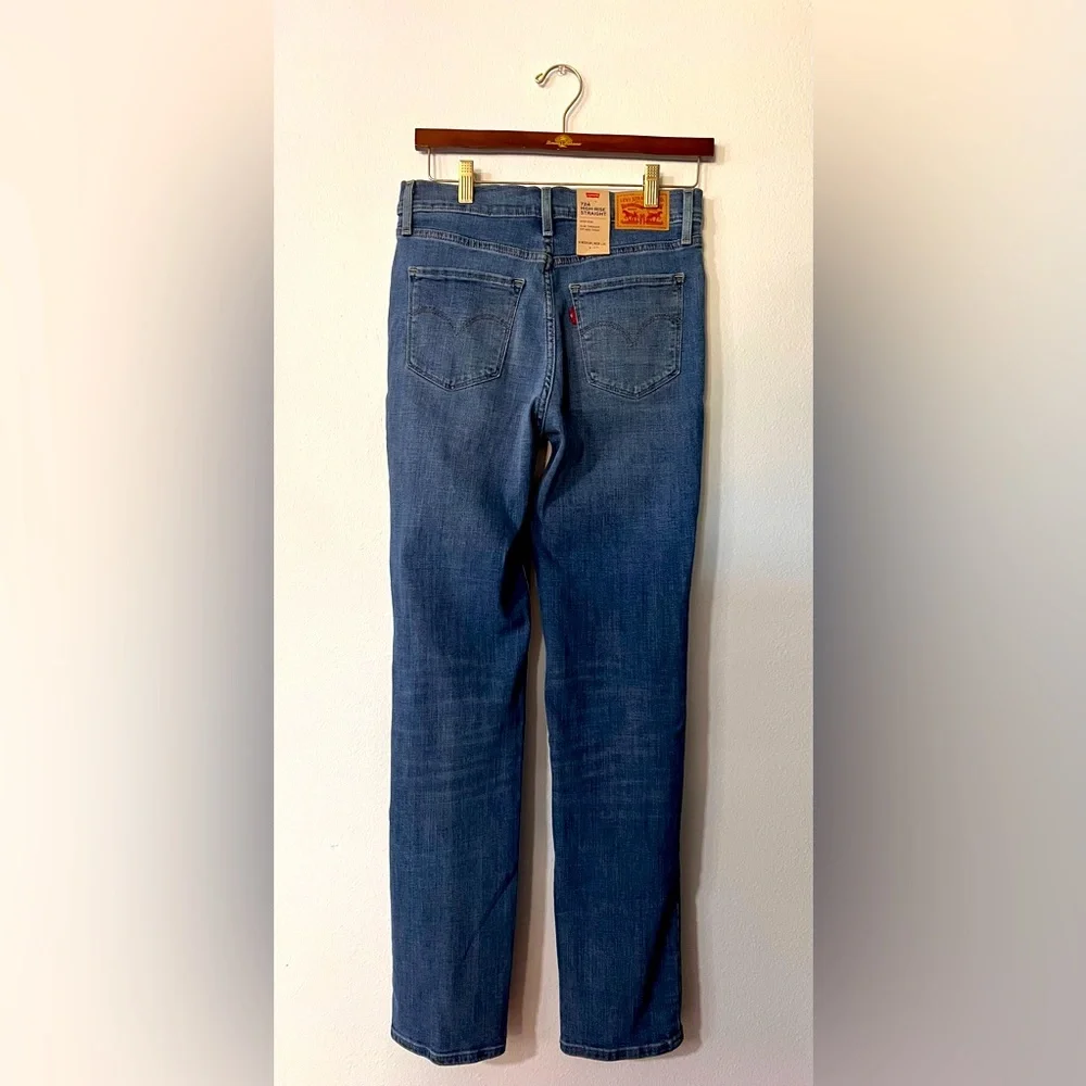 NWT Levi’s High rise straight jeans - Picture 3 of 10